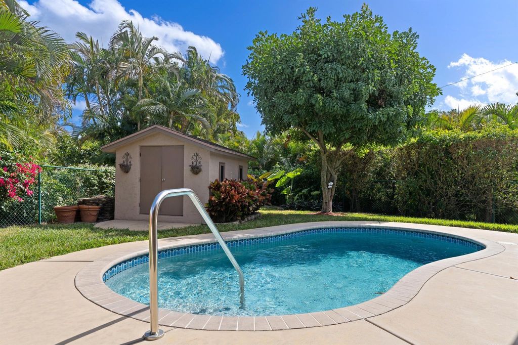 Photo of 1322 NW 13th Court, Boca Raton, FL 33486 (MLS # R11079251)