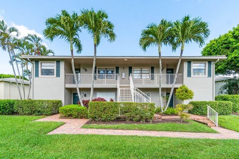 Condominium in Boynton Beach FL 5 Stratford Drive 32.jpg