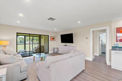 Condominium in Boynton Beach FL 5 Stratford Drive 13.jpg