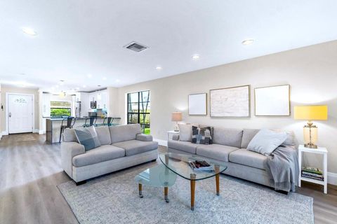 Condominium in Boynton Beach FL 5 Stratford Drive 14.jpg