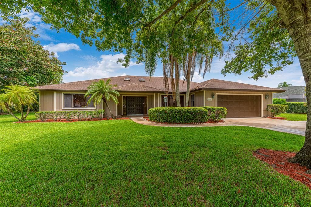 Photo of 2368 NE Ginger Terrace, Jensen Beach, FL 34957 (MLS # R10750248)