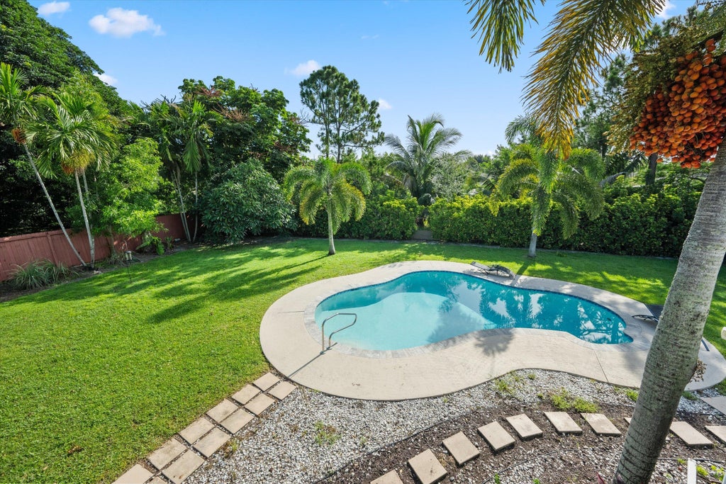 Photo of 1468 NORTHAMPTON Terrace, Wellington, FL 33414 (MLS # B26092431)