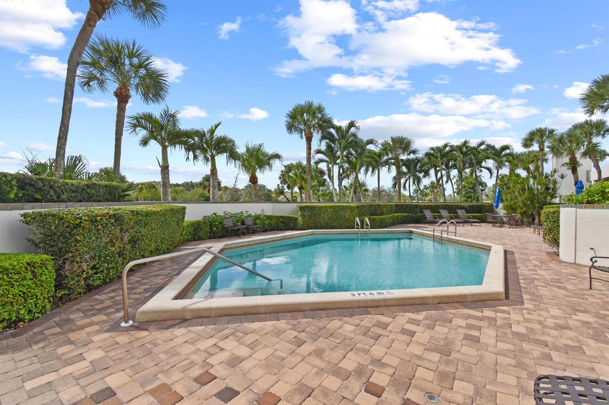 SOUTHPORTE ONE AT JONATHA - Residential Lease