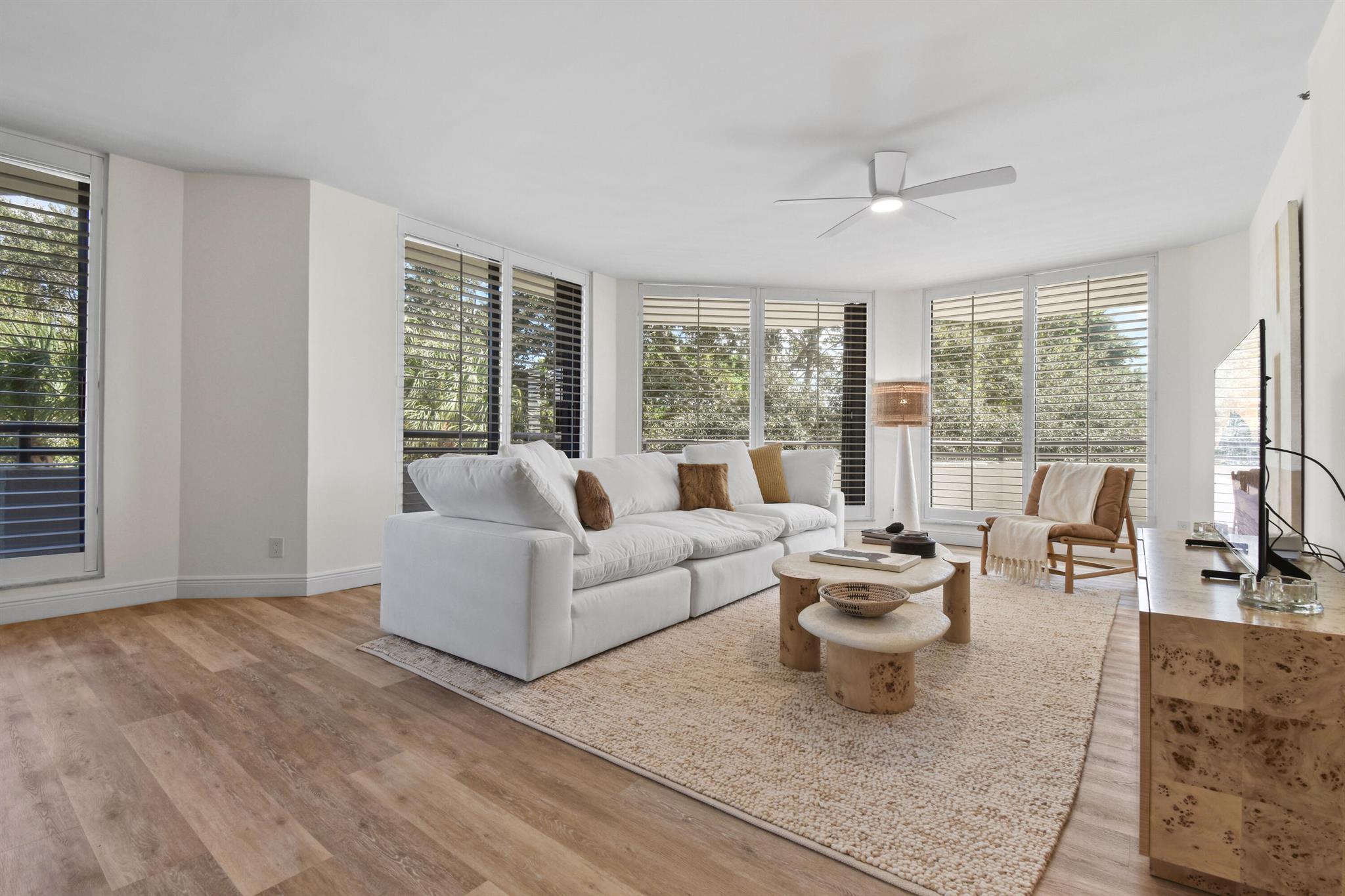 SOUTHPORTE ONE AT JONATHA - Residential Lease