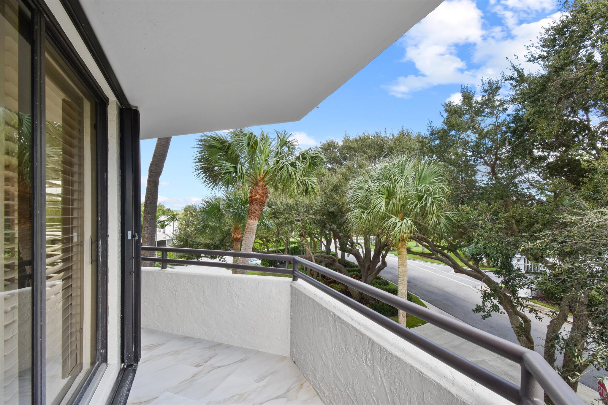 SOUTHPORTE ONE AT JONATHA - Residential Lease