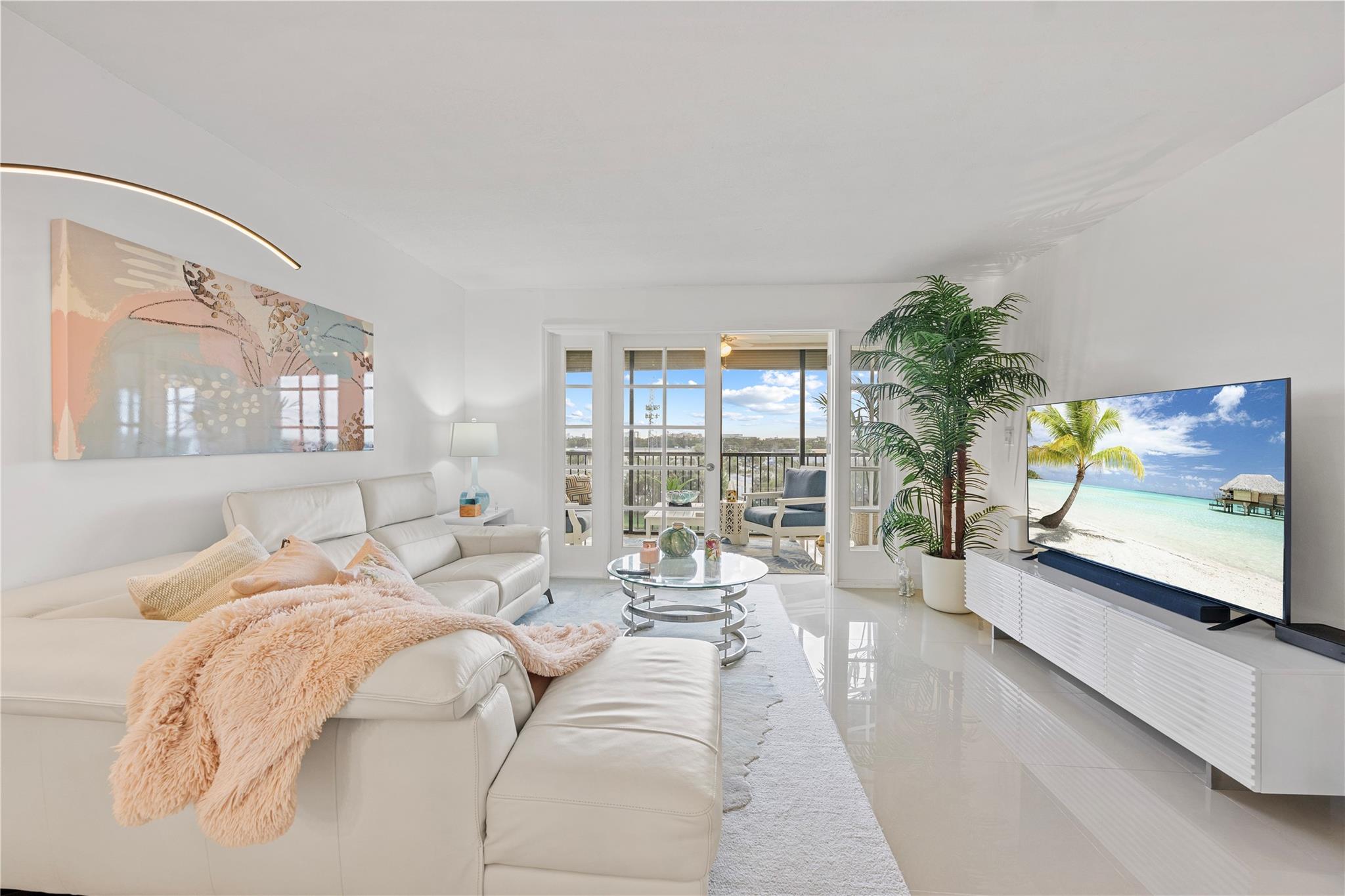 2202 S Cypress Bend Dr 606