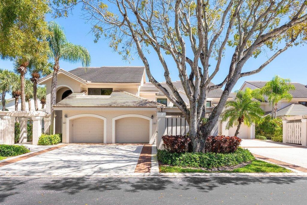 Photo of 16150 West Bay Drive #142, Jupiter, FL 33477 (MLS # R10971300)