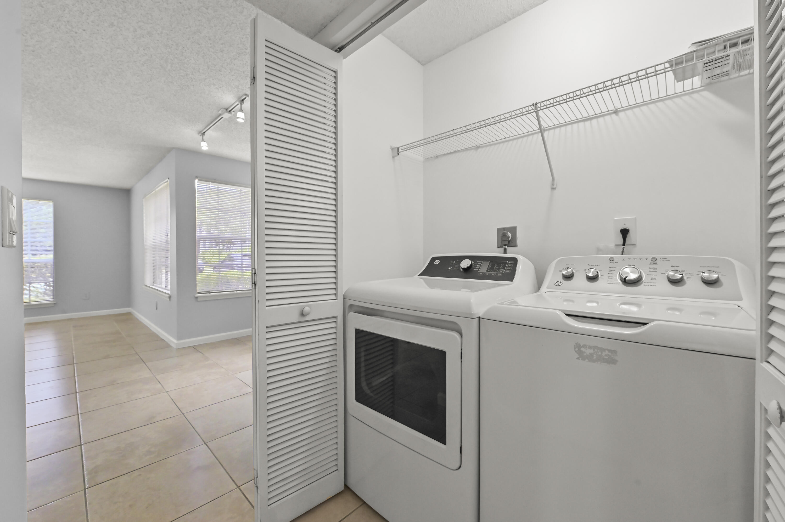 BAHIA AT DELRAY CONDO - Residential Lease