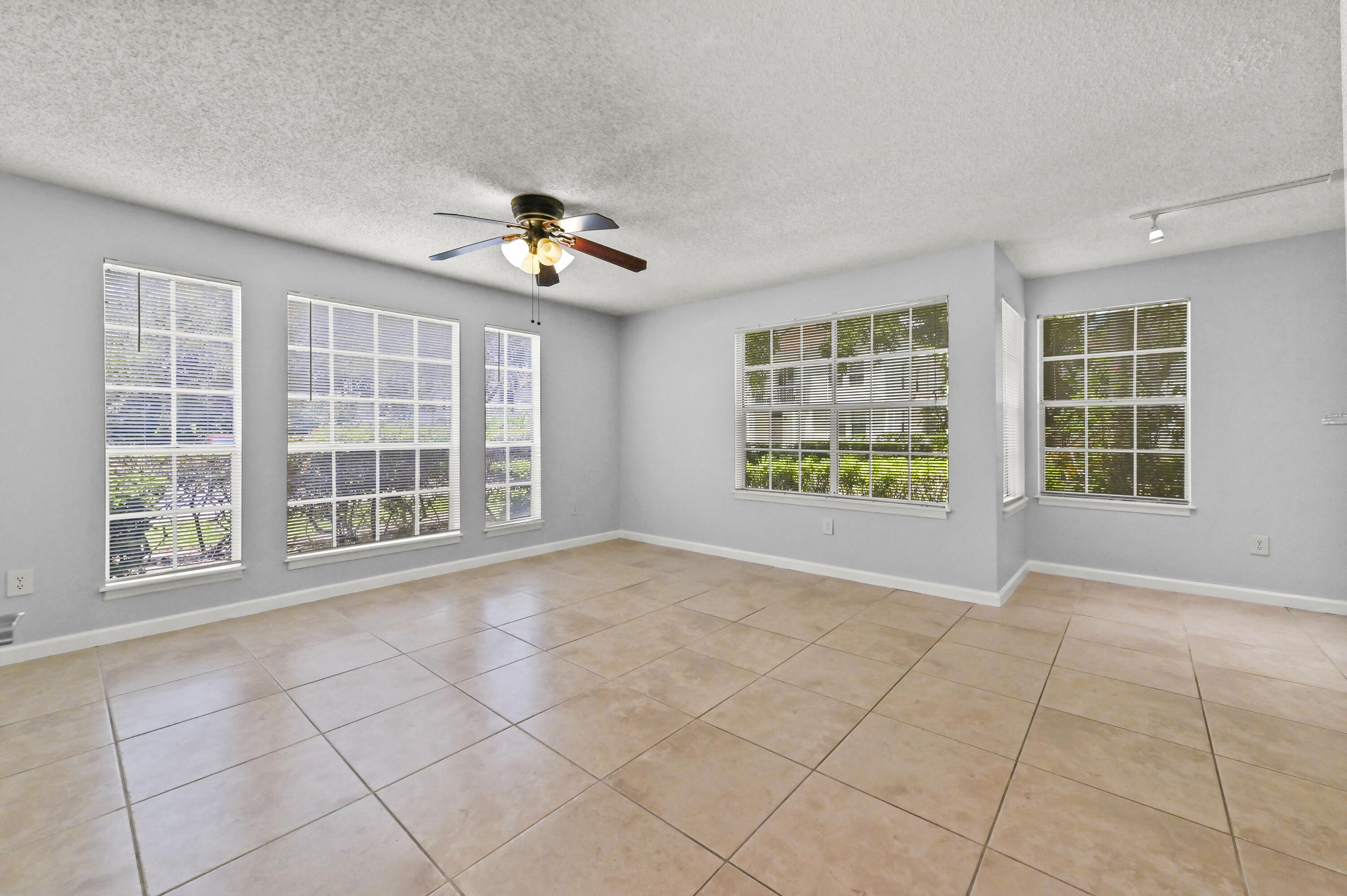 BAHIA AT DELRAY CONDO - Residential Lease