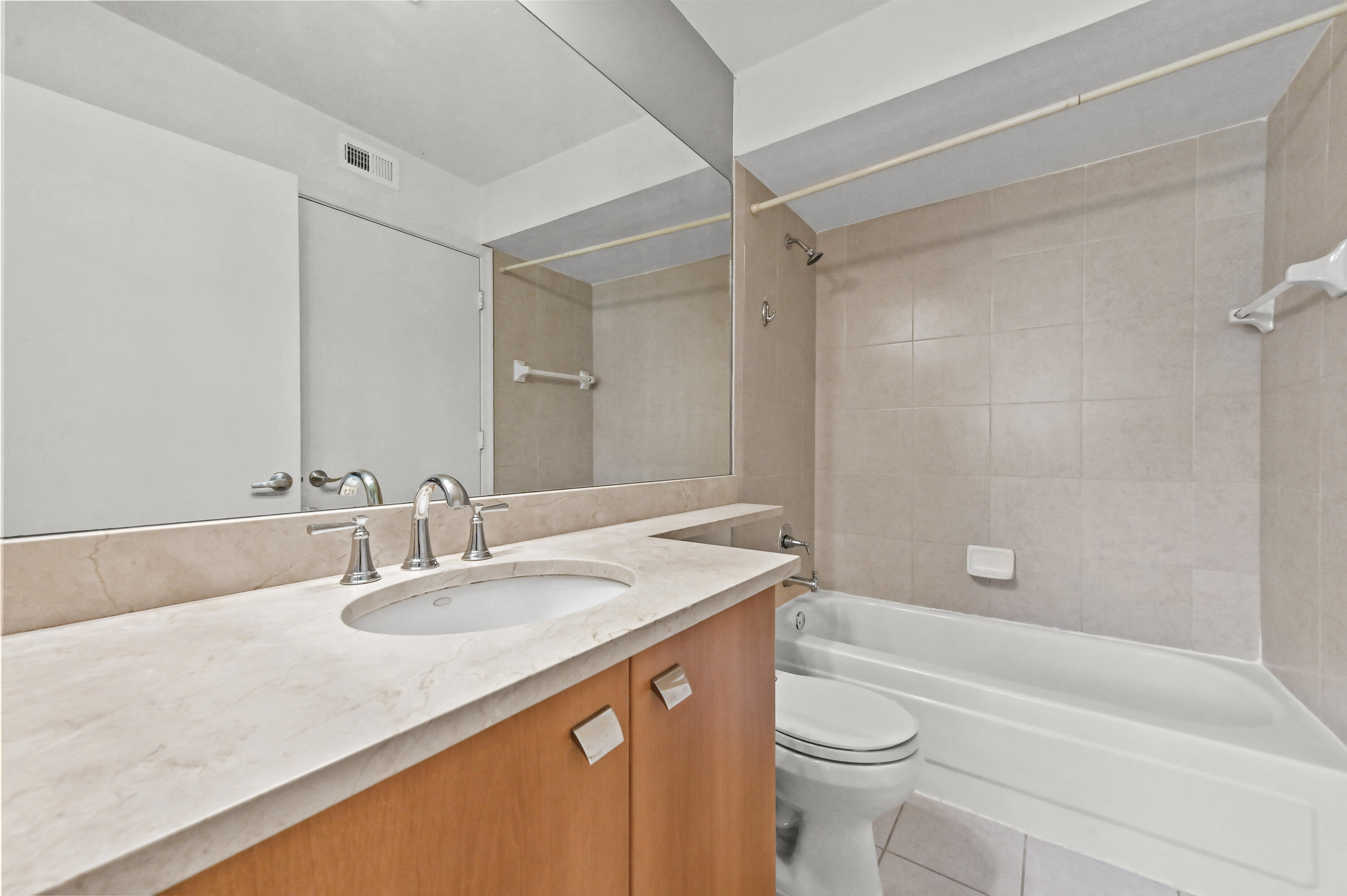 BAHIA AT DELRAY CONDO - Residential Lease