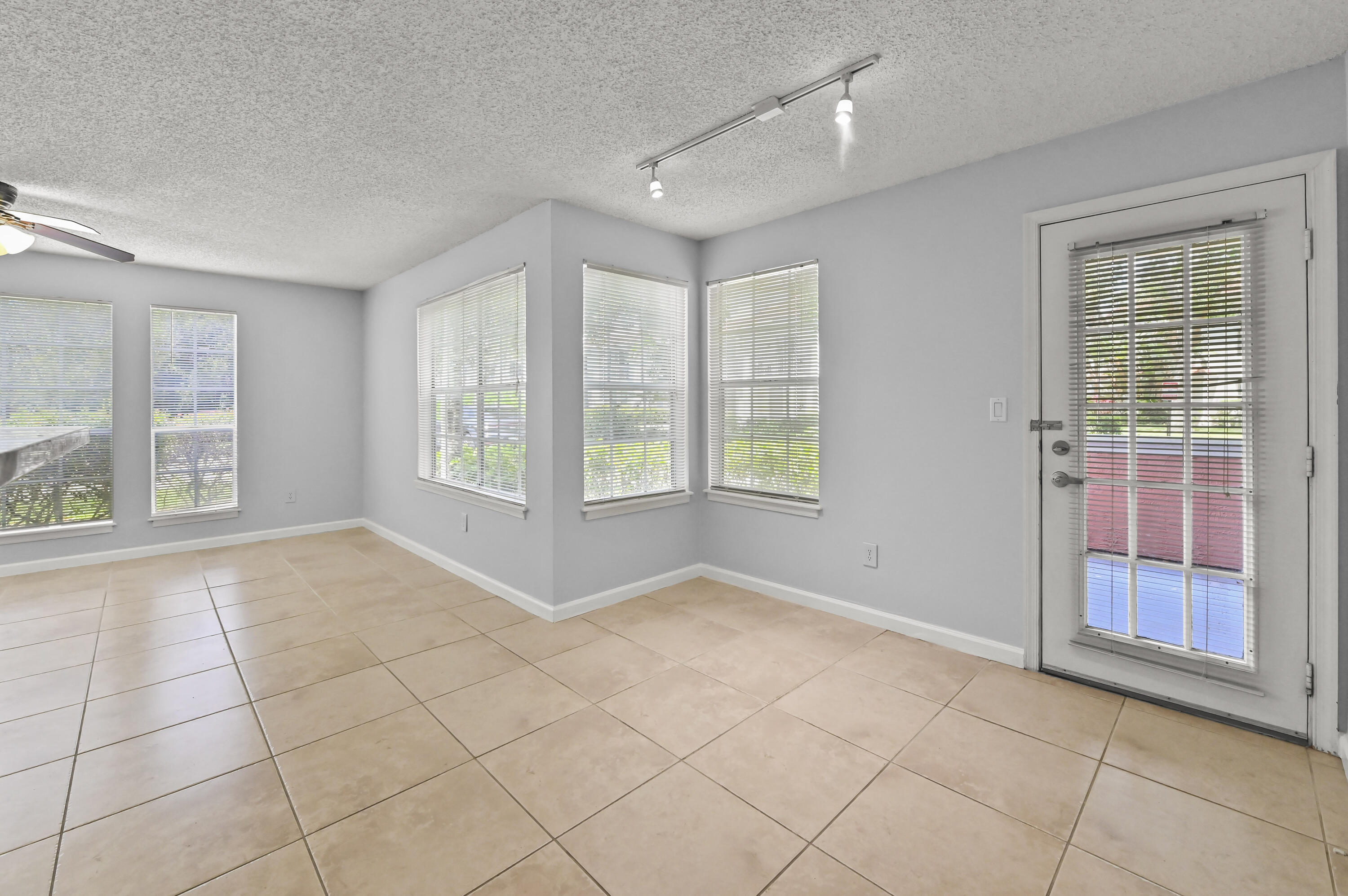 BAHIA AT DELRAY CONDO - Residential Lease