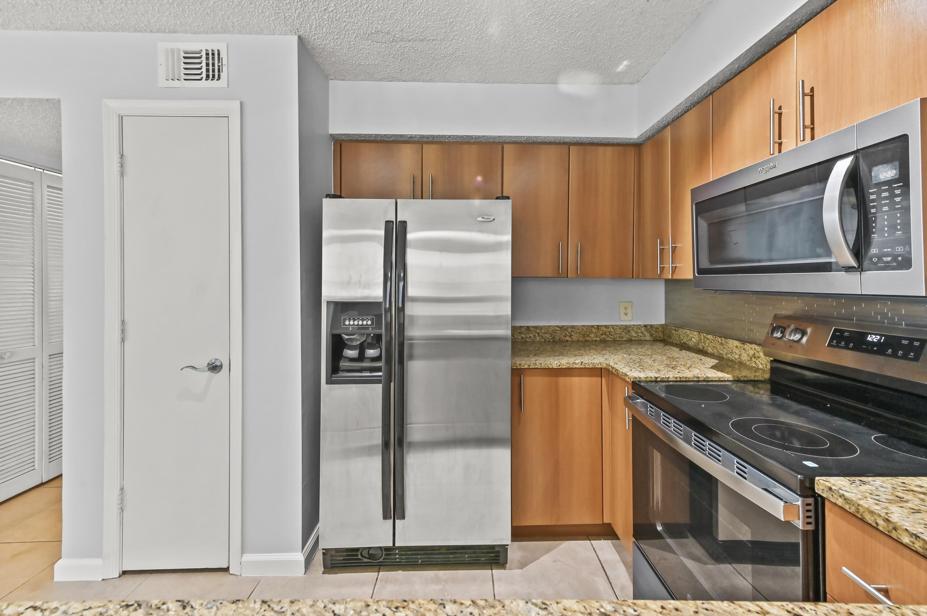 BAHIA AT DELRAY CONDO - Residential Lease