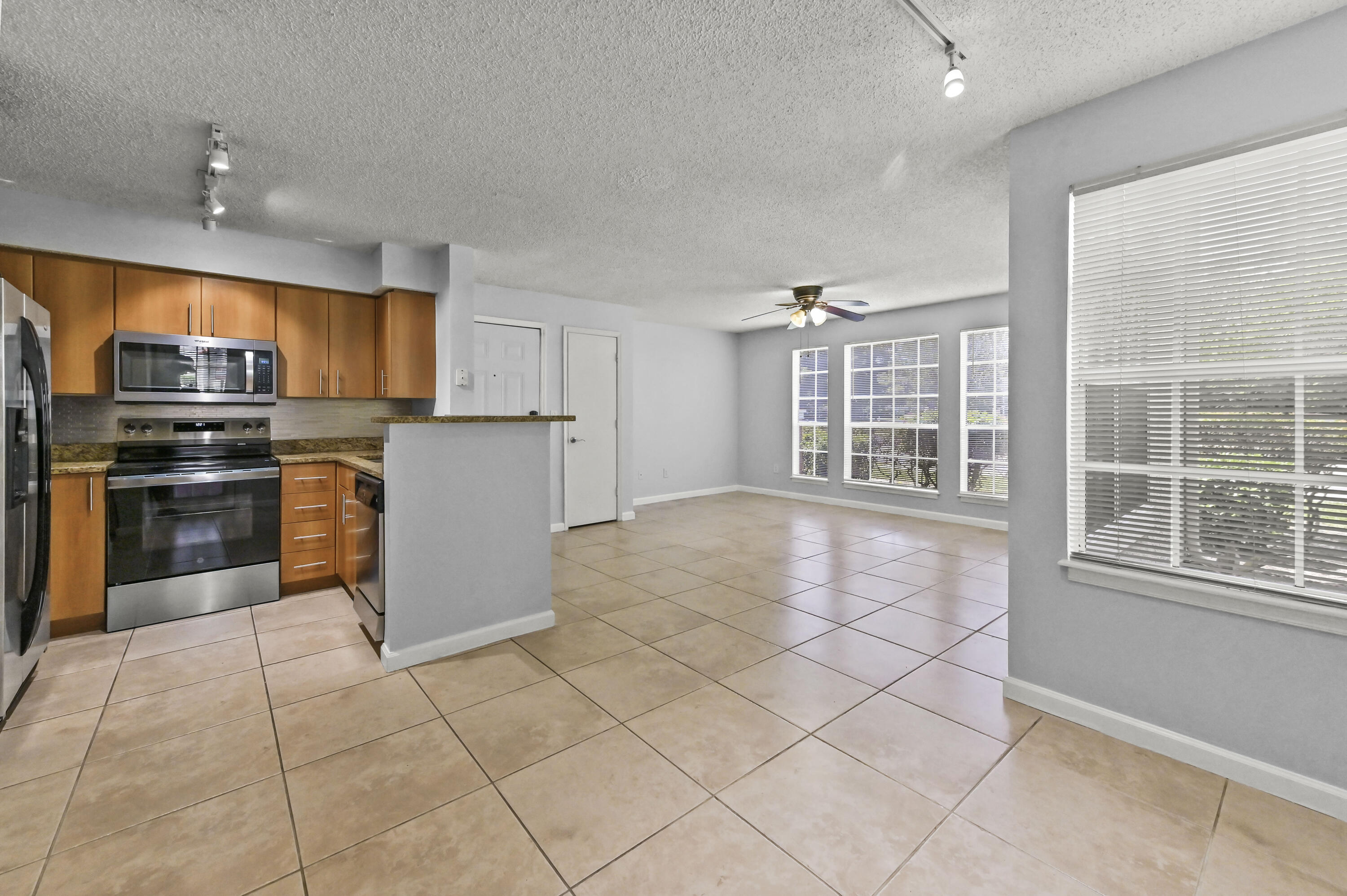 BAHIA AT DELRAY CONDO - Residential Lease