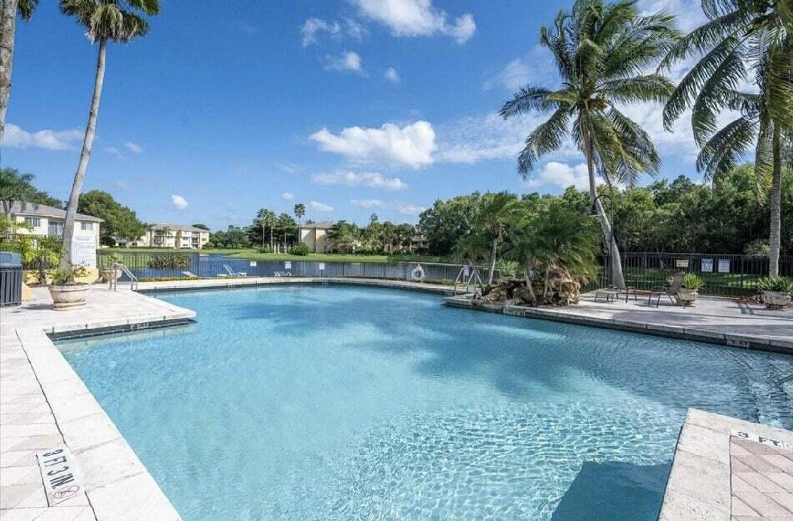 GRAND VIEW AT CRESTWOOD CONDOMINIUM - Residential Lease