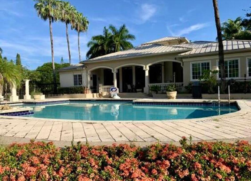 GRAND VIEW AT CRESTWOOD CONDOMINIUM - Residential Lease