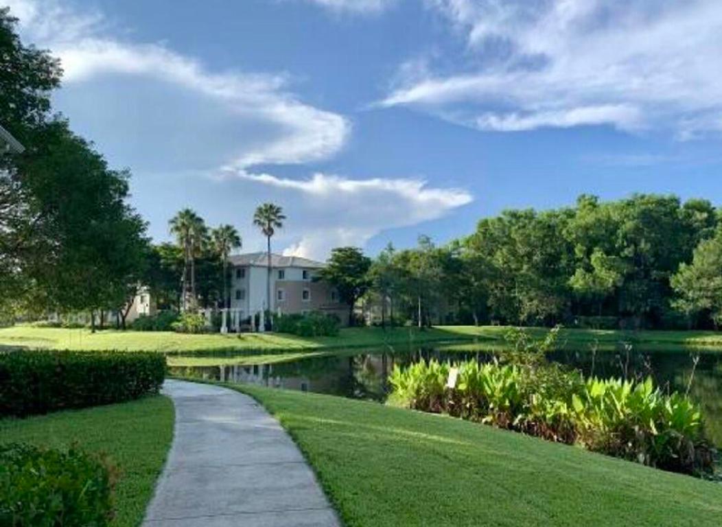 GRAND VIEW AT CRESTWOOD CONDOMINIUM - Residential Lease