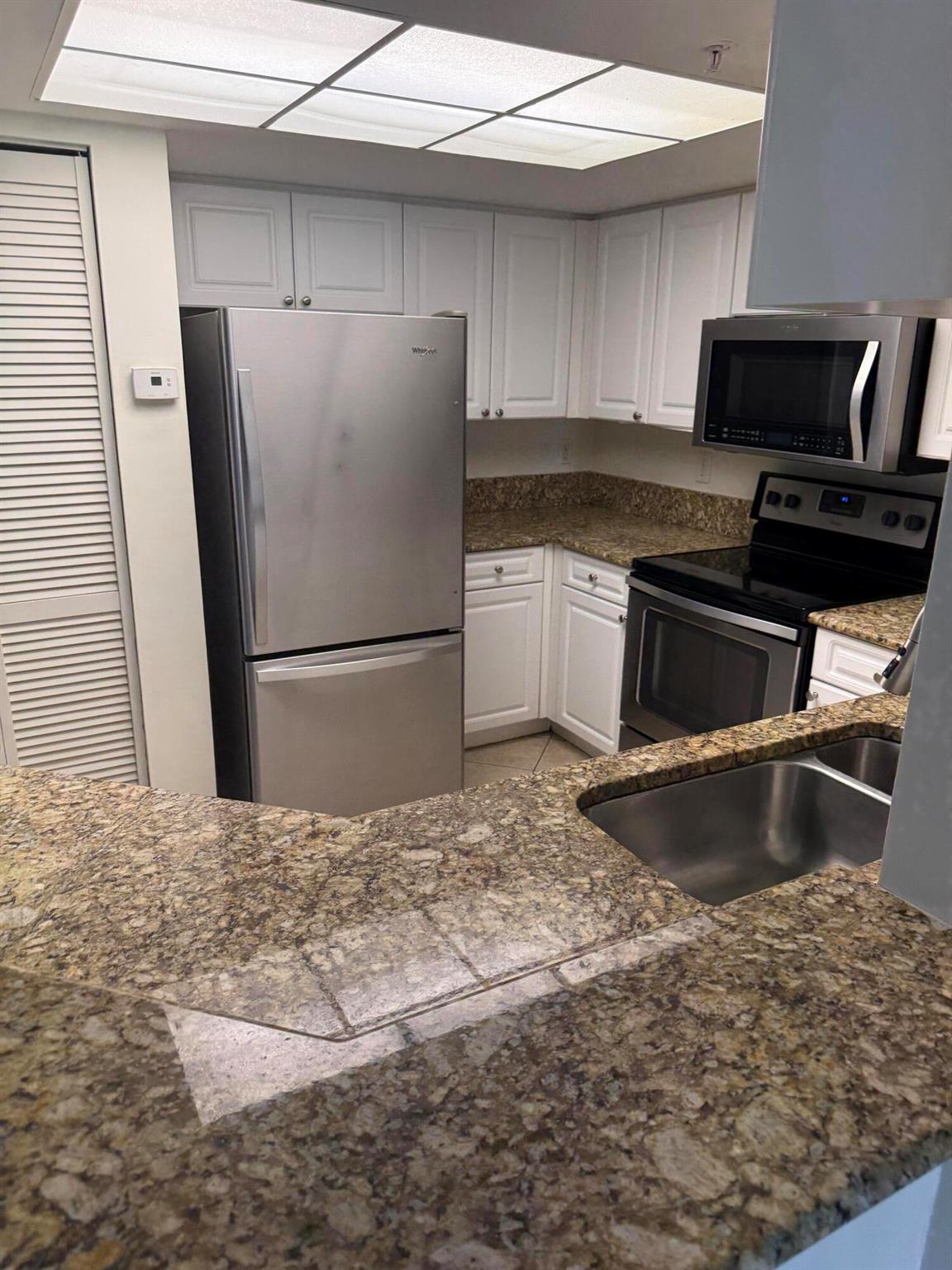 GRAND VIEW AT CRESTWOOD C - Residential Lease