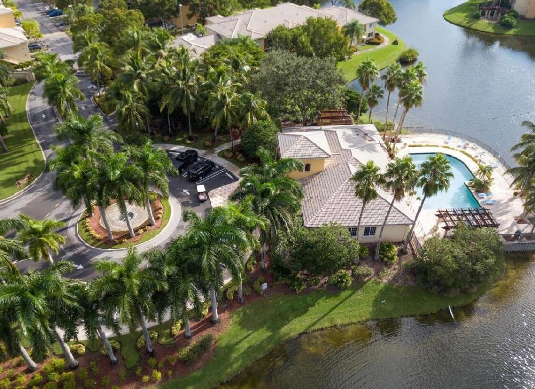 GRAND VIEW AT CRESTWOOD CONDOMINIUM - Residential Lease