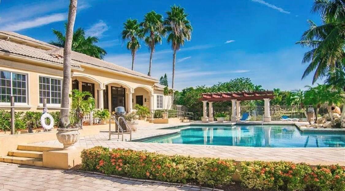 GRAND VIEW AT CRESTWOOD C - Residential Lease