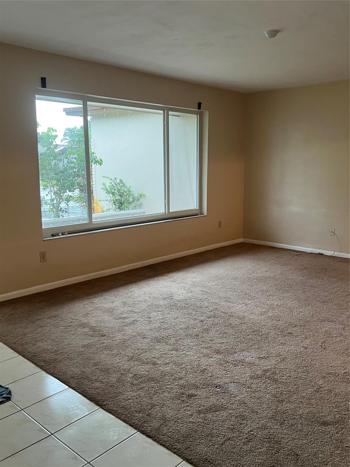 PEMBROKE LAKES SEC 4 - Residential Lease