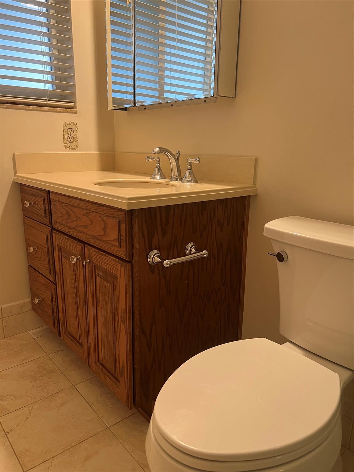 PEMBROKE LAKES SEC 4 - Residential Lease