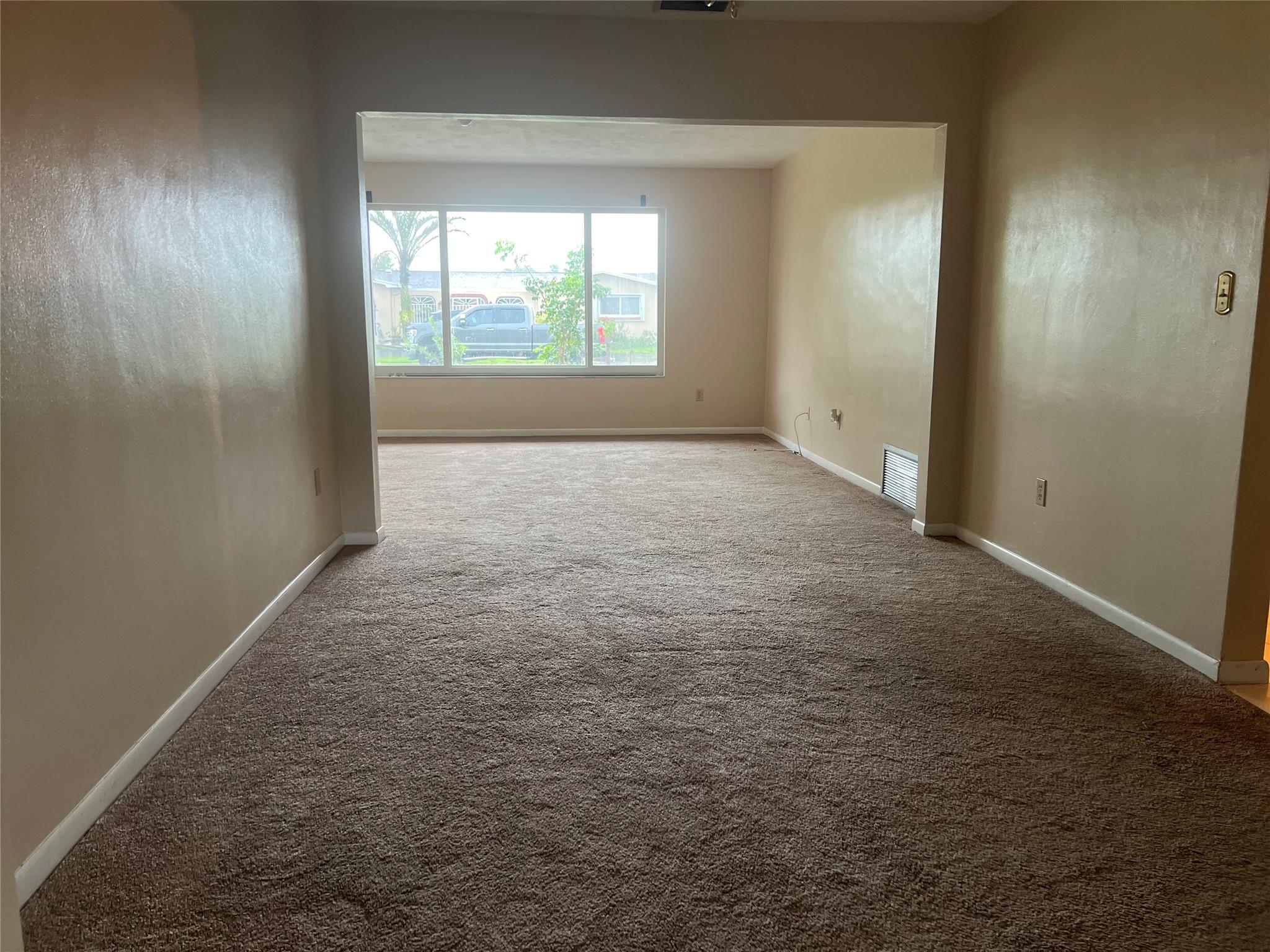 PEMBROKE LAKES SEC 4 - Residential Lease