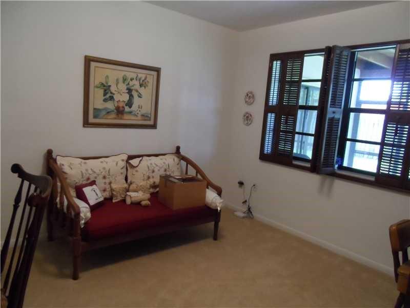 PEMBROKE LAKES SEC 4 - Residential Lease
