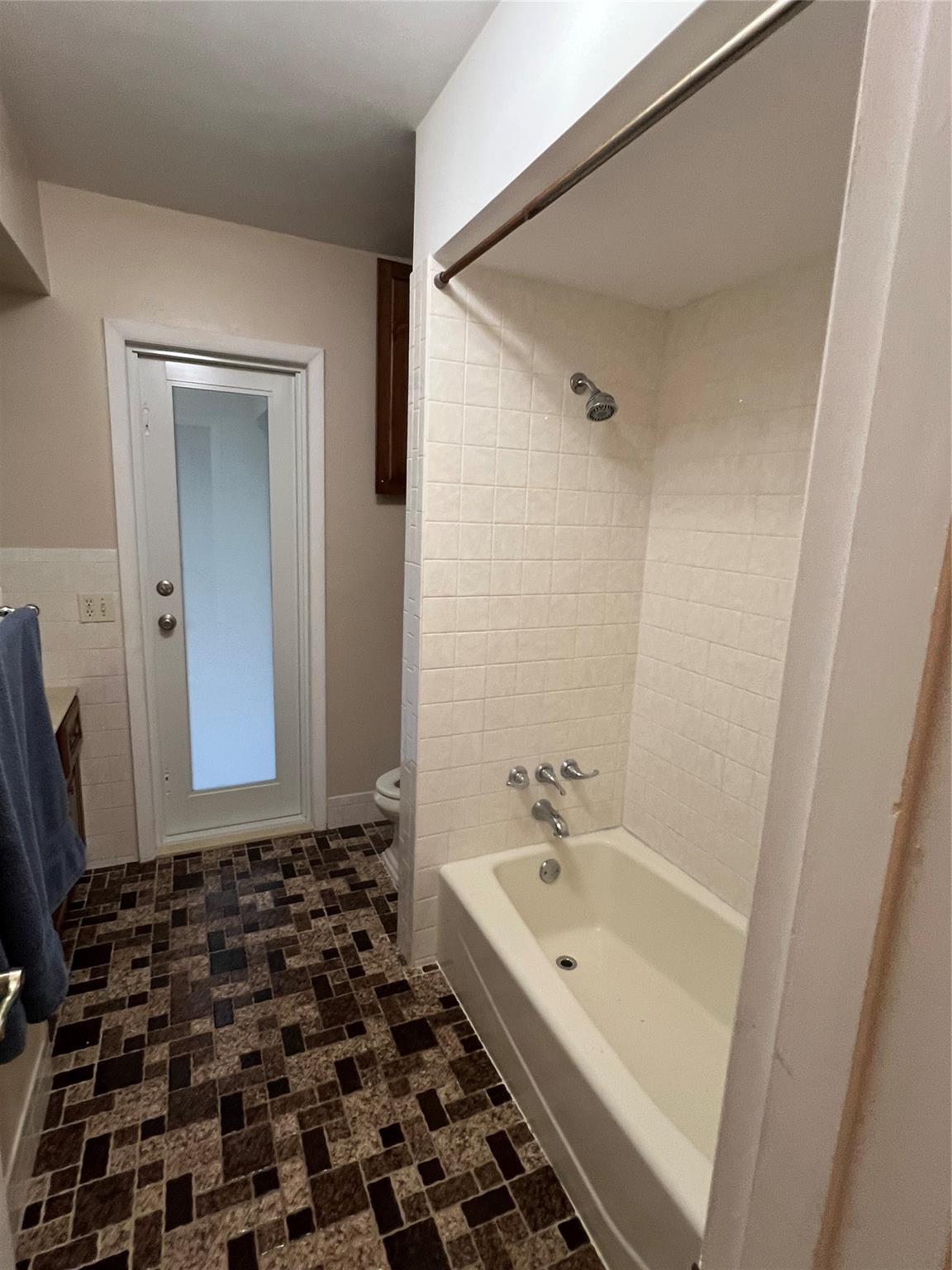 PEMBROKE LAKES SEC 4 - Residential Lease