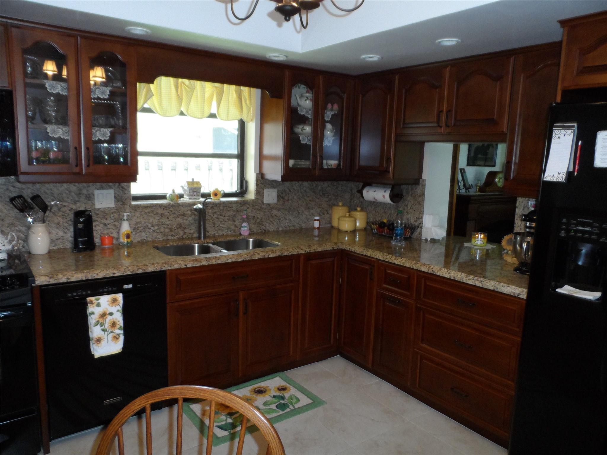 PEMBROKE LAKES SEC 4 - Residential Lease