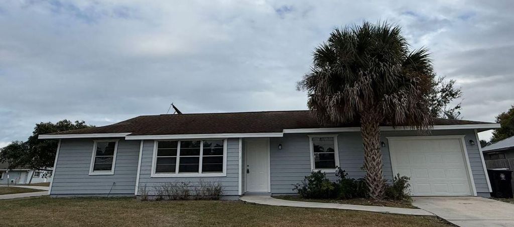 Photo of 1517 SE Crown Street, Port Saint Lucie, FL 34983 (MLS # R11164488)