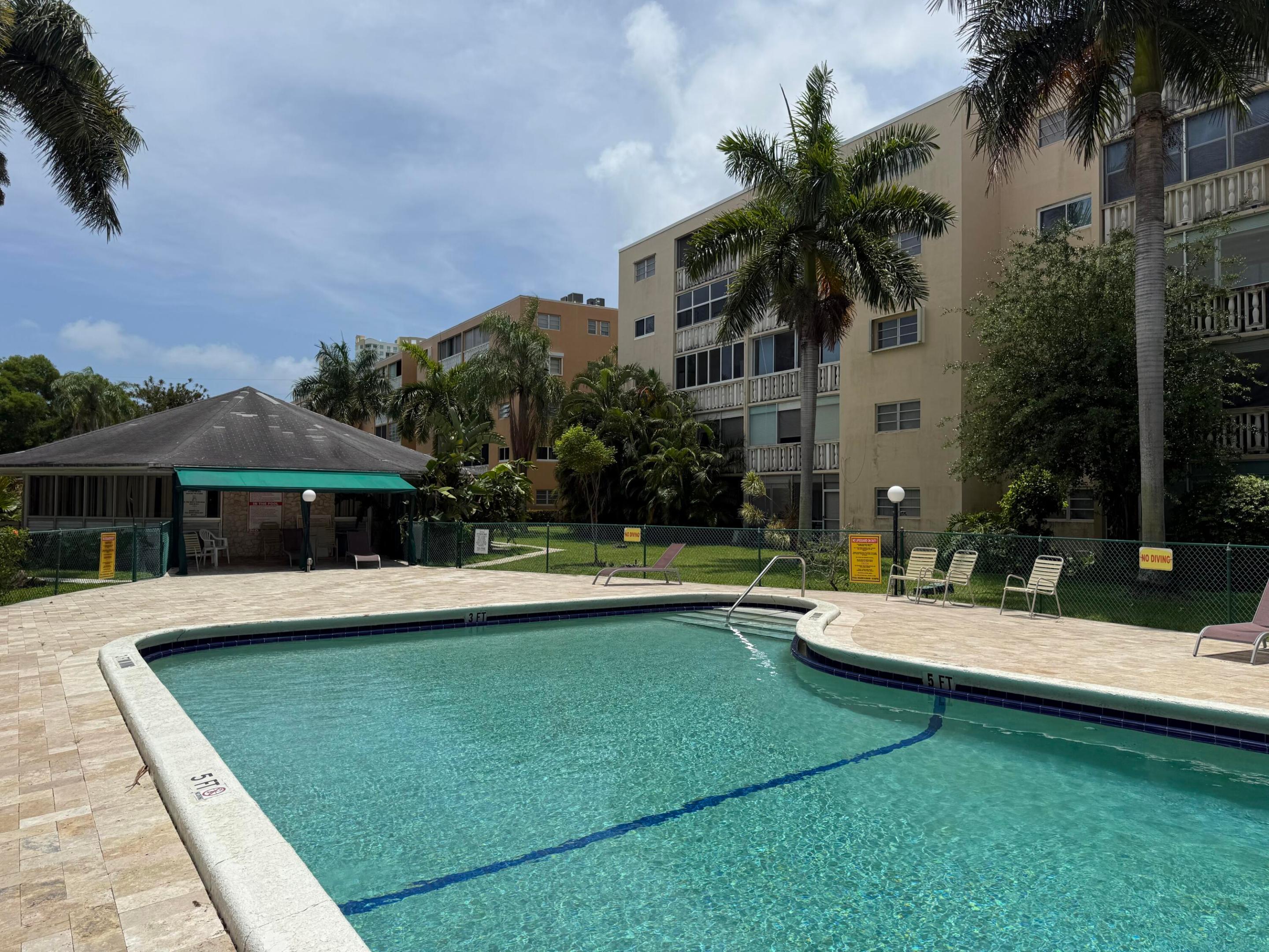 MEADOWBROOK TOWERS CONDO - Residential