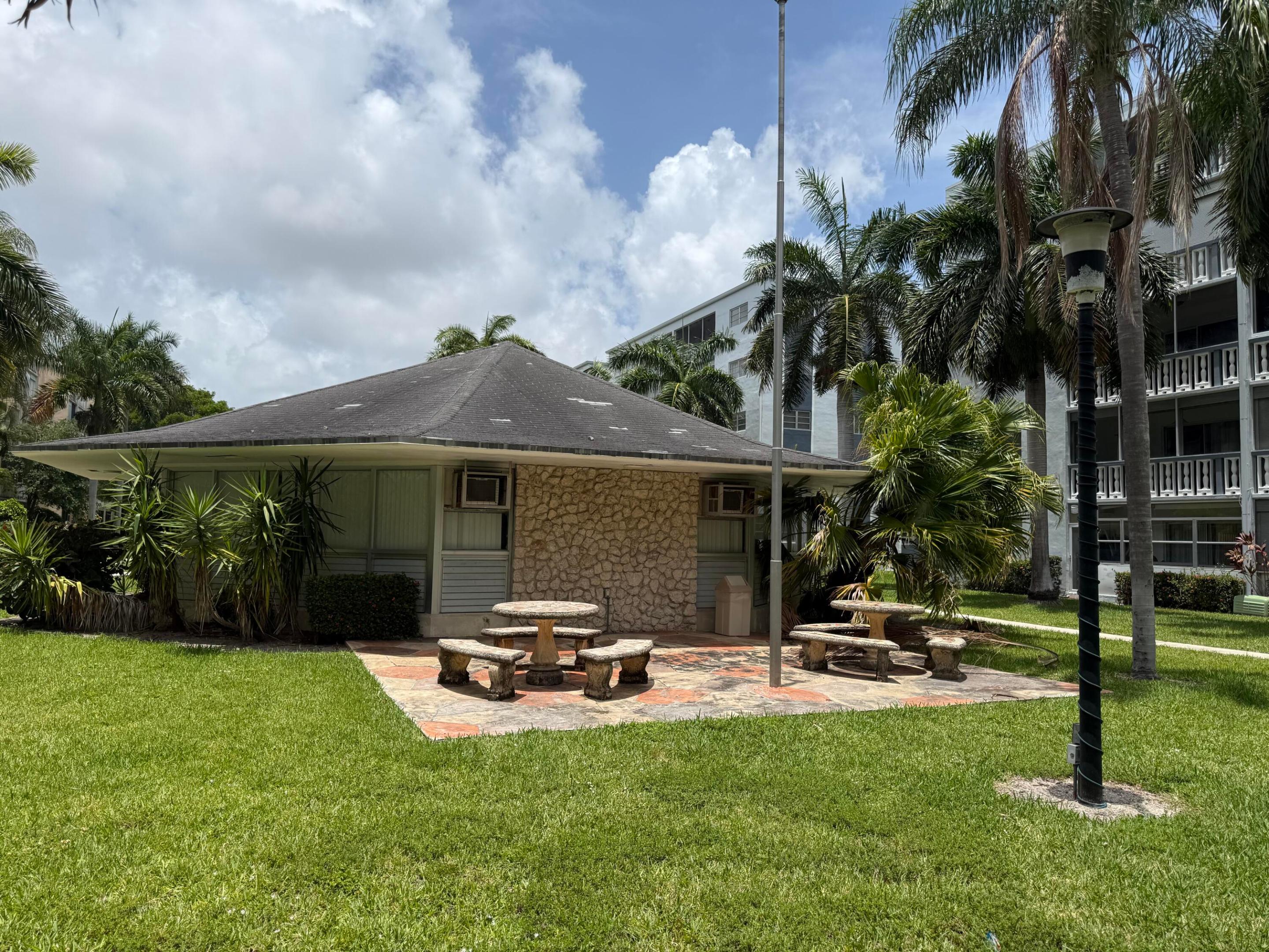 MEADOWBROOK TOWERS CONDO - Residential