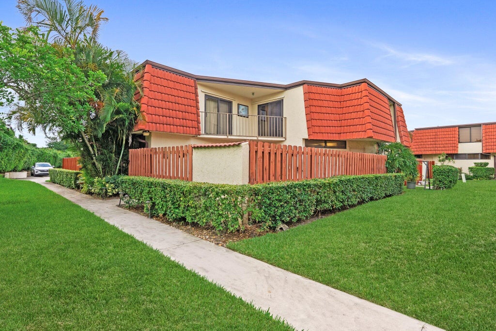 Photo of 3874 VICTORIA Drive, West Palm Beach, FL 33406 (MLS # B26060476)