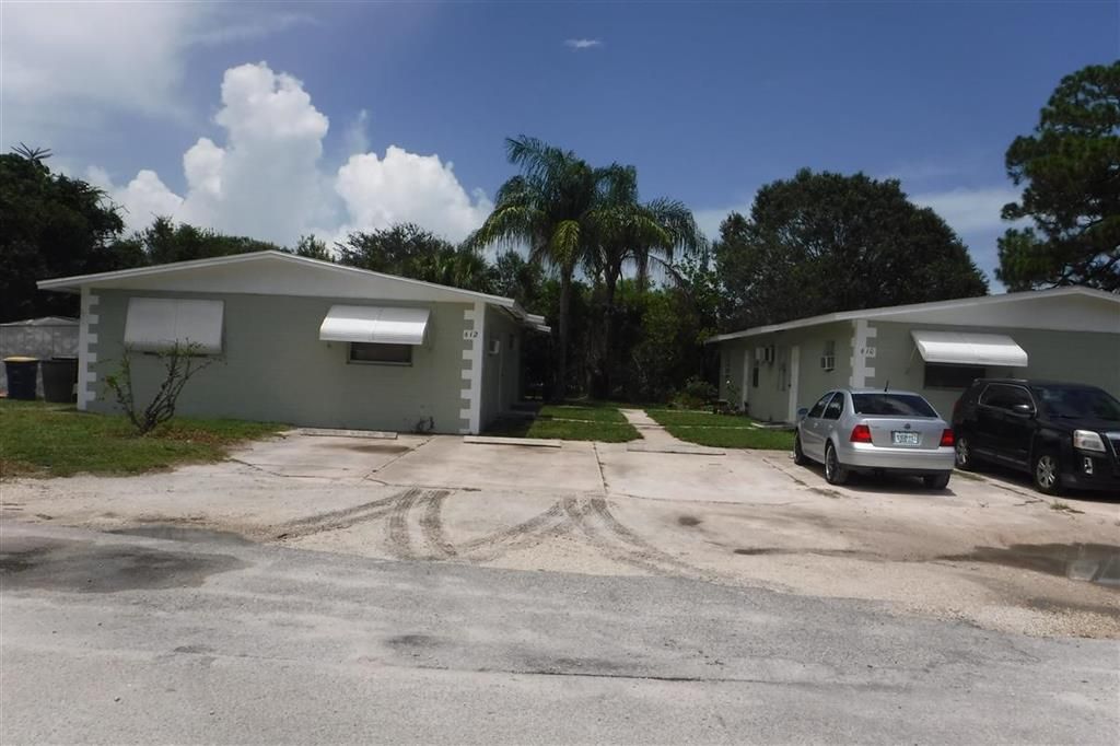 Photo of 610 Holly Avenue, Fort Pierce, FL 34982 (MLS # R10766478)