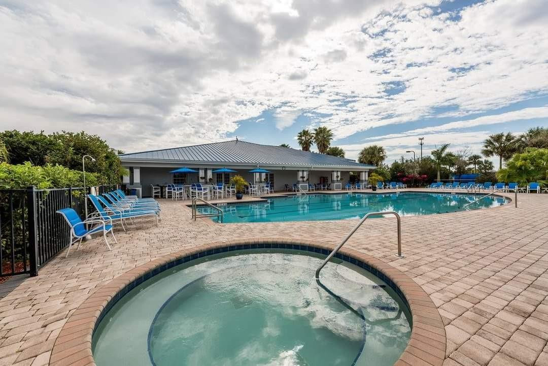 Silver Palms Rv Resort - Land