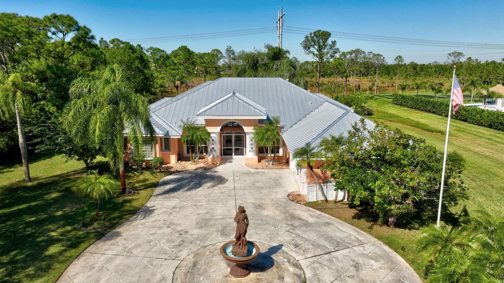 Photo of 7852 SE Saddlebrook Drive, Port Saint Lucie, FL 34986 (MLS # R11117491)