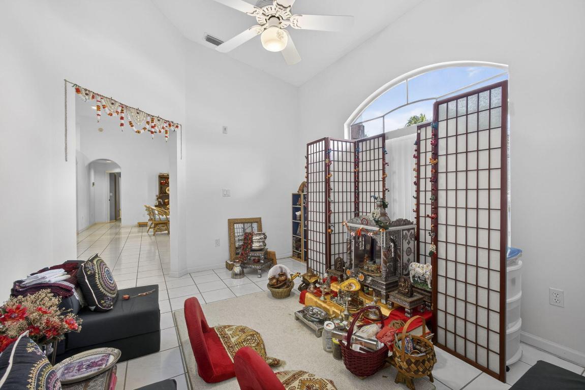 LAKEFIELD OF THE LANDINGS AT WELLINGTON 3A - Residential