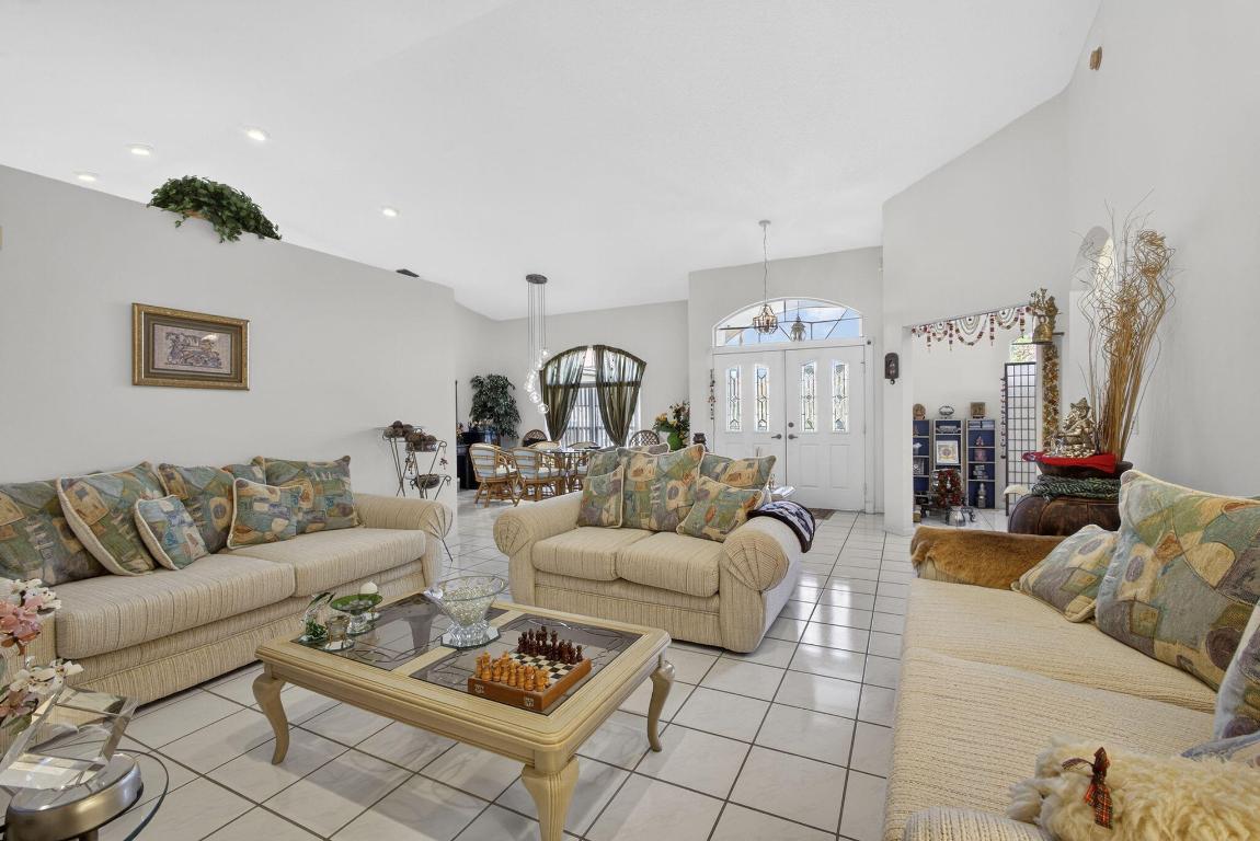 LAKEFIELD OF THE LANDINGS AT WELLINGTON 3A - Residential