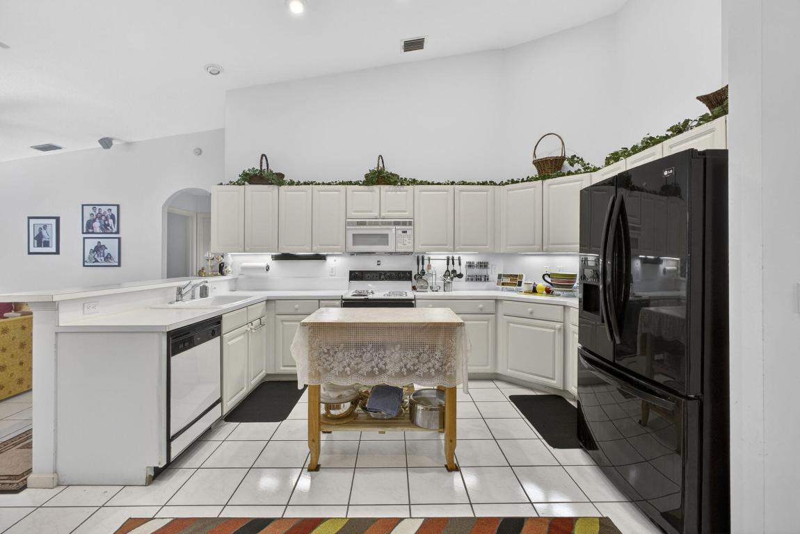 LAKEFIELD OF THE LANDINGS AT WELLINGTON 3A - Residential