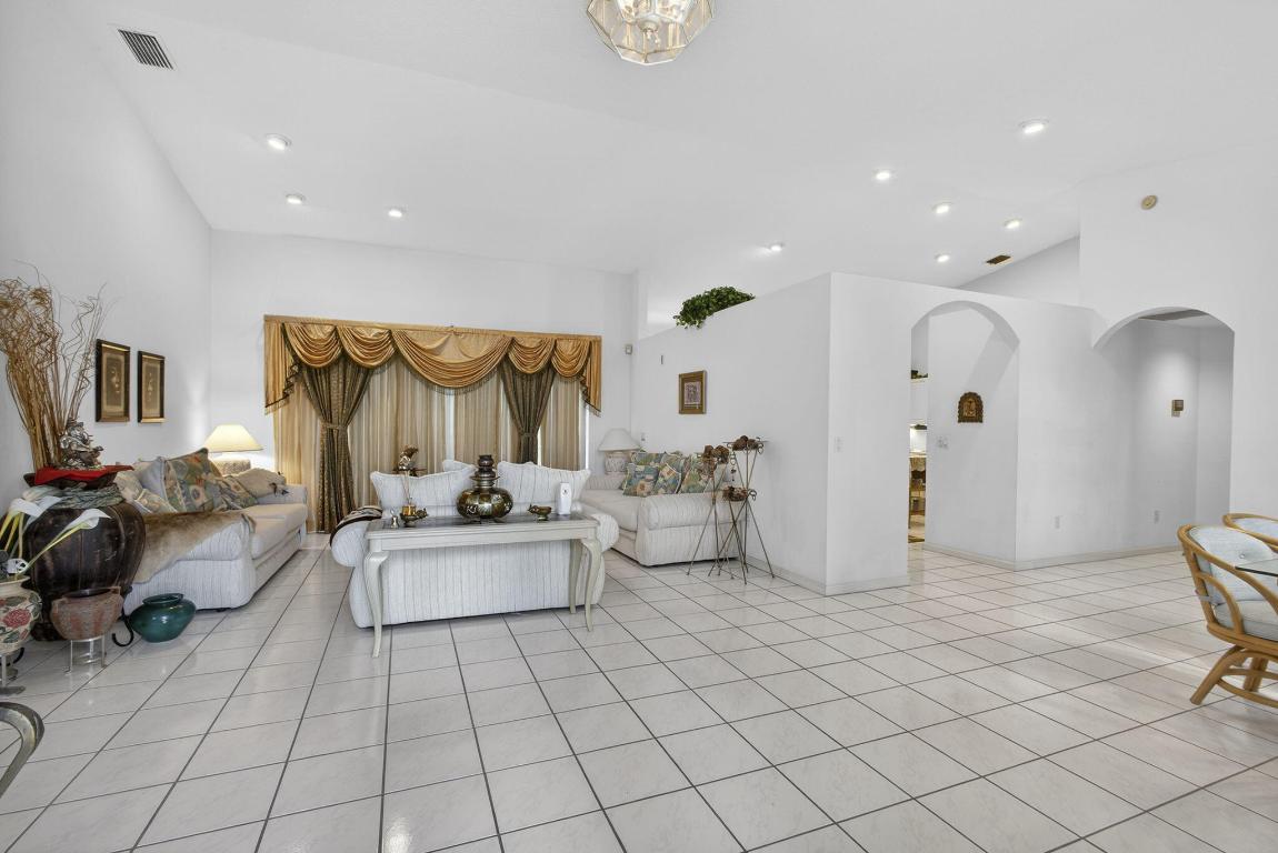 LAKEFIELD OF THE LANDINGS AT WELLINGTON 3A - Residential