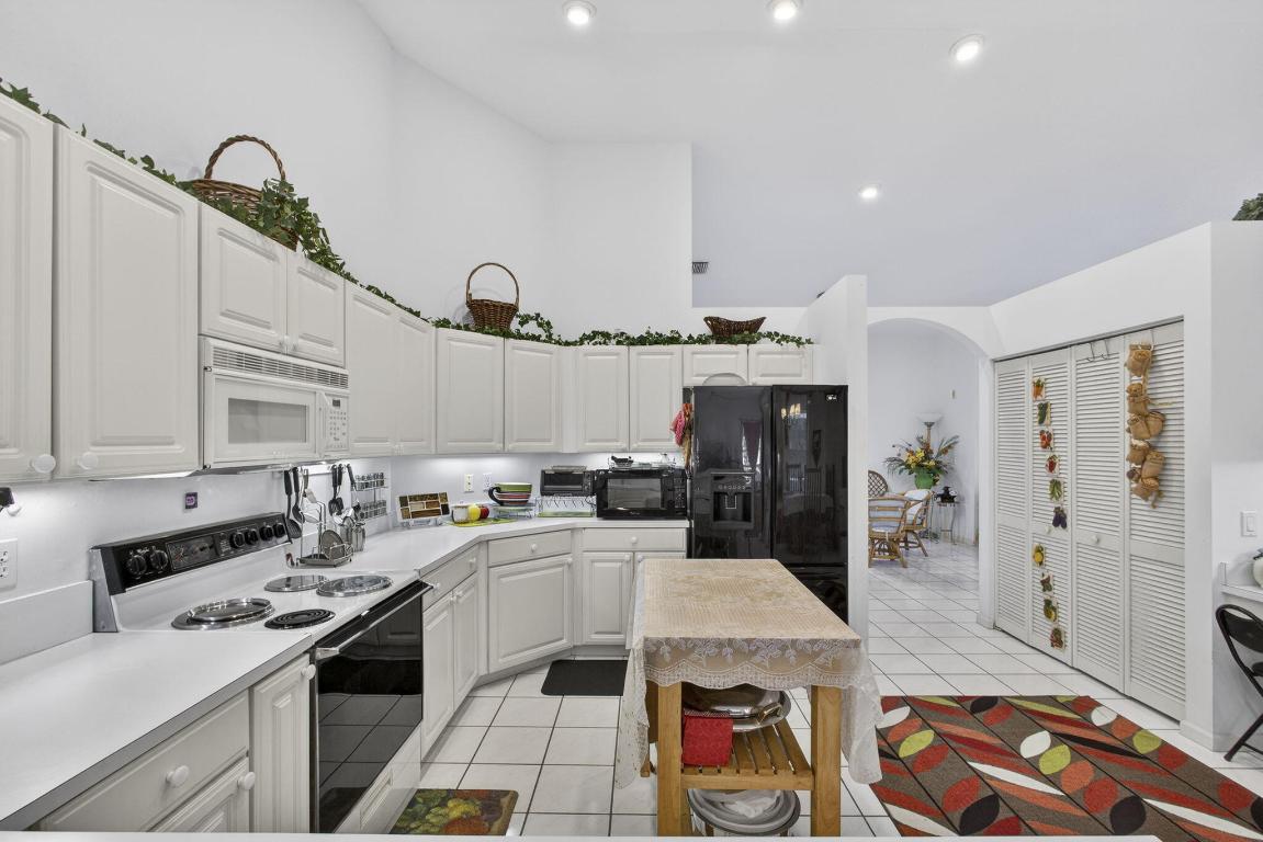 LAKEFIELD OF THE LANDINGS AT WELLINGTON 3A - Residential