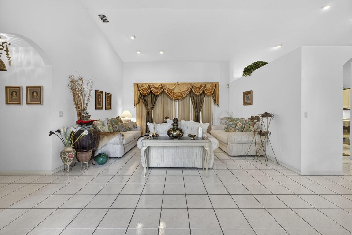 LAKEFIELD OF THE LANDINGS AT WELLINGTON 3A - Residential