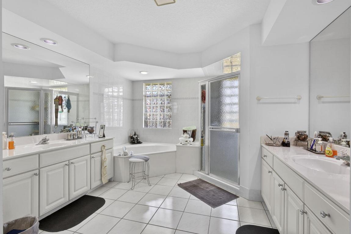 LAKEFIELD OF THE LANDINGS AT WELLINGTON 3A - Residential