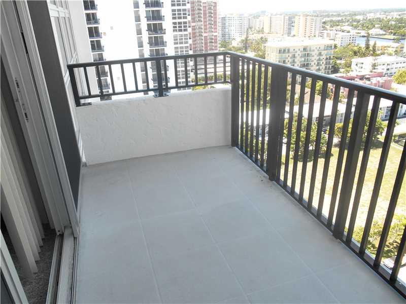 SILVER THATCH - Residential