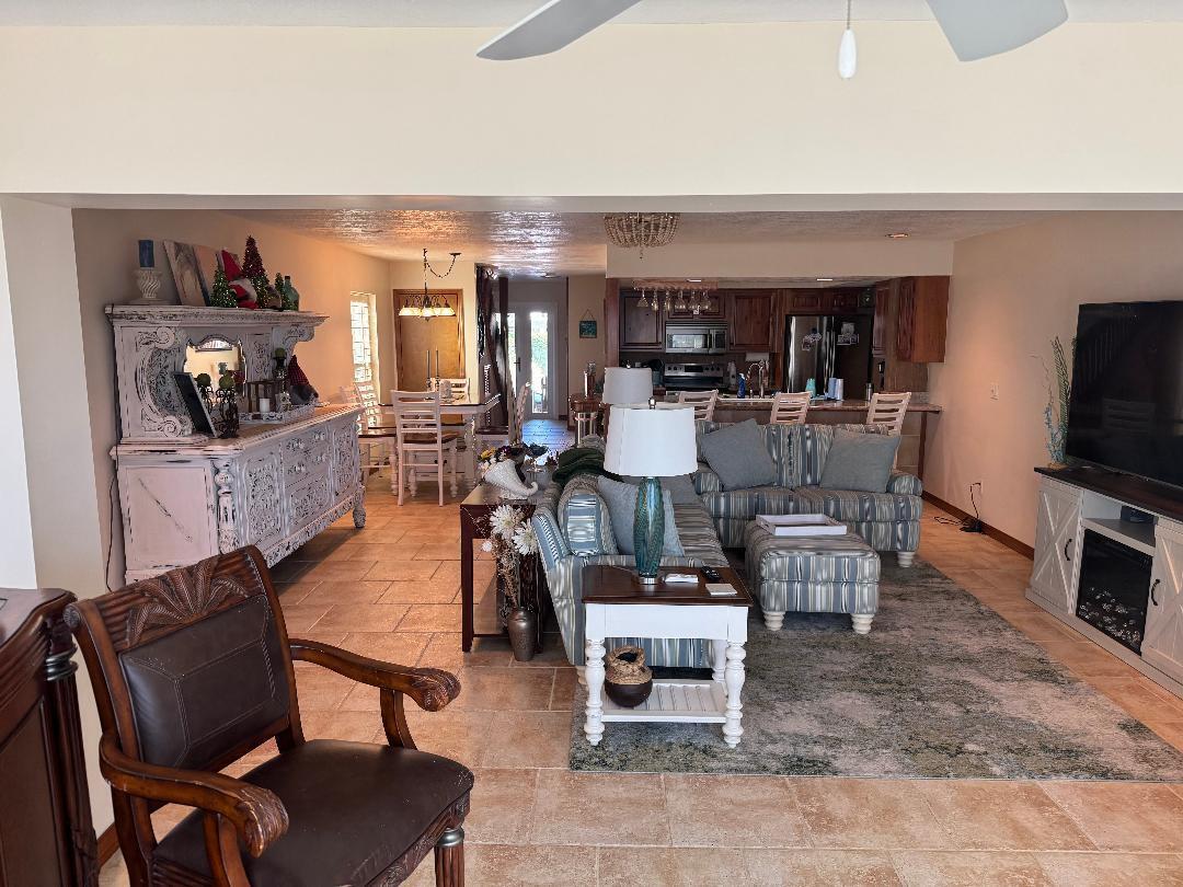 VILLAS OF FABOR COVE - Residential Lease