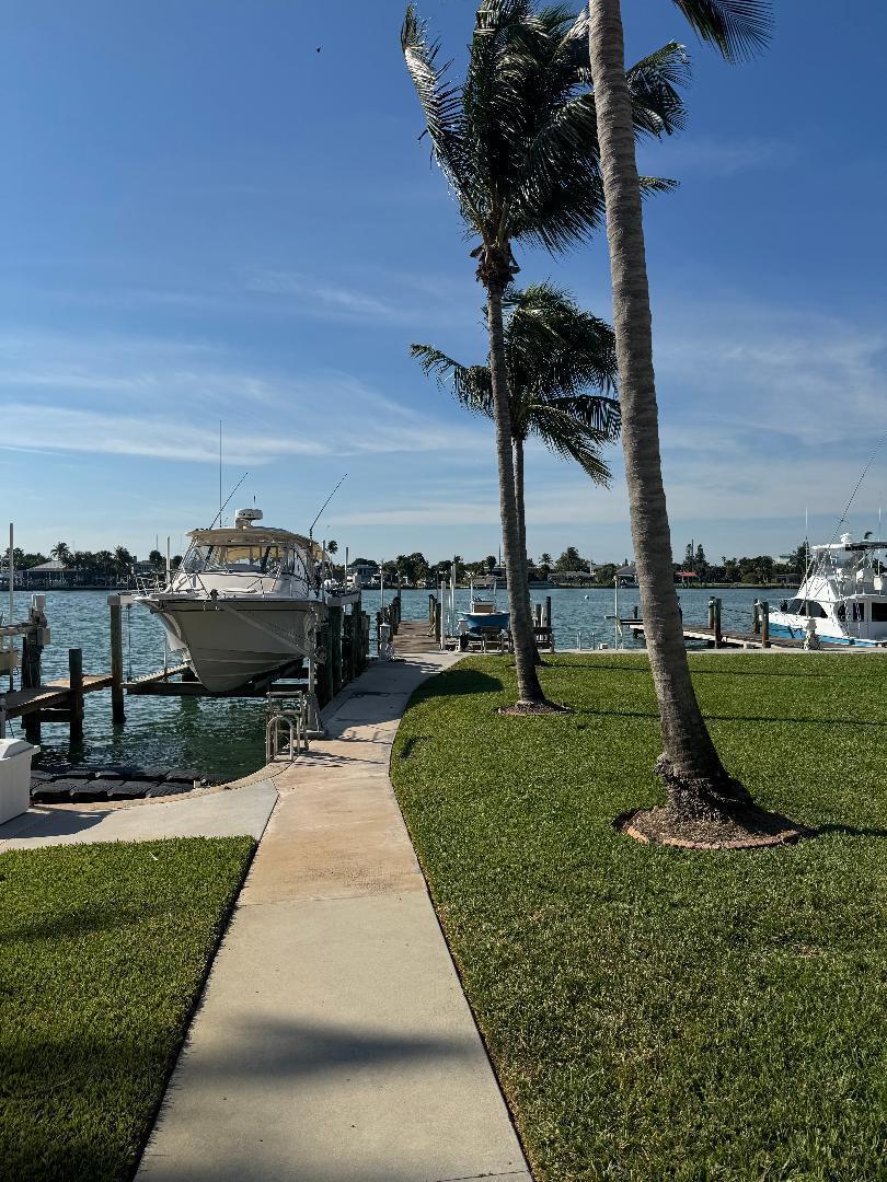 VILLAS OF FABOR COVE - Residential Lease