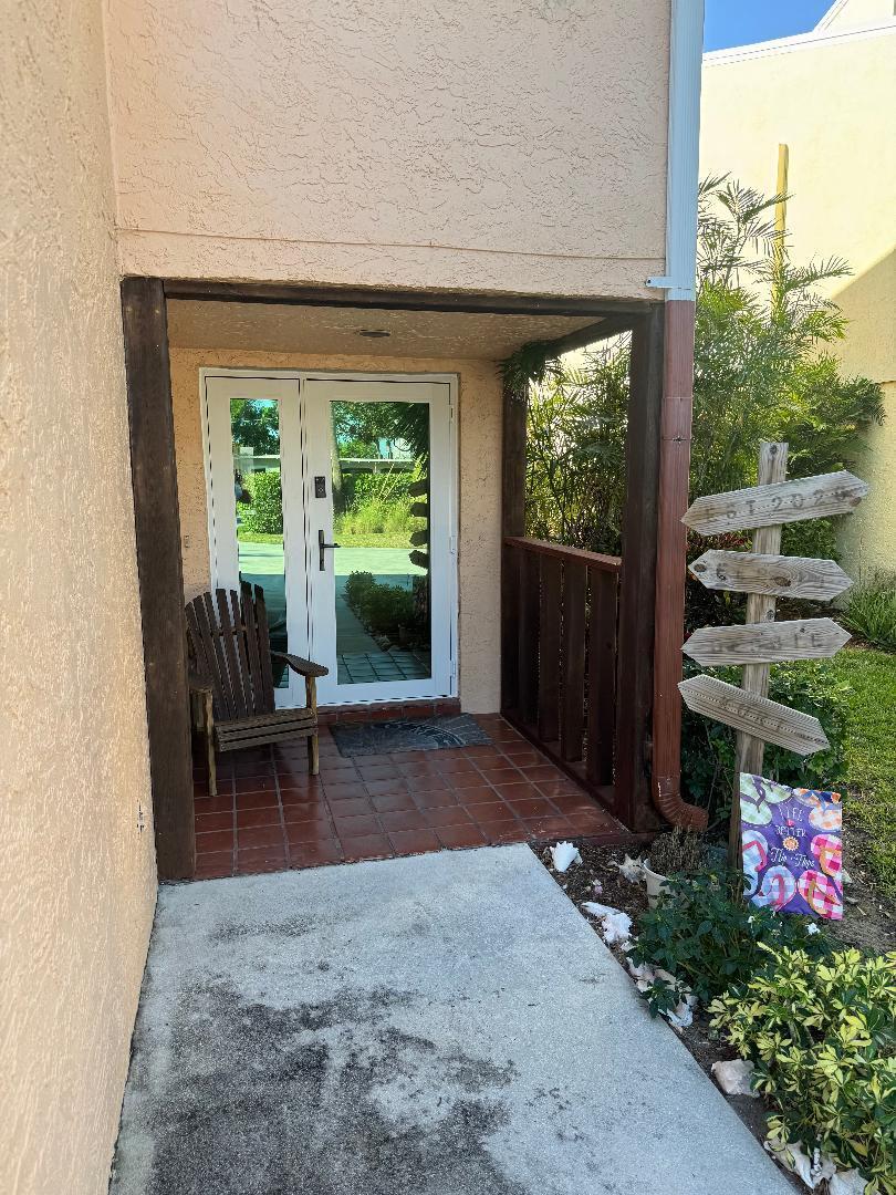 VILLAS OF FABOR COVE - Residential Lease