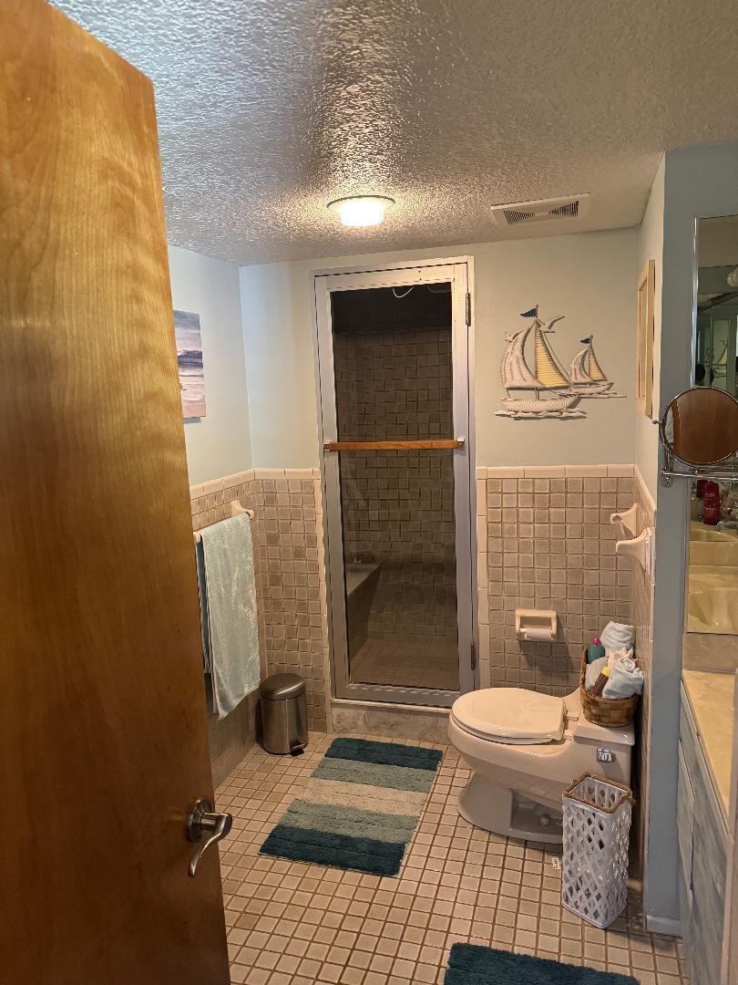 VILLAS OF FABOR COVE - Residential Lease