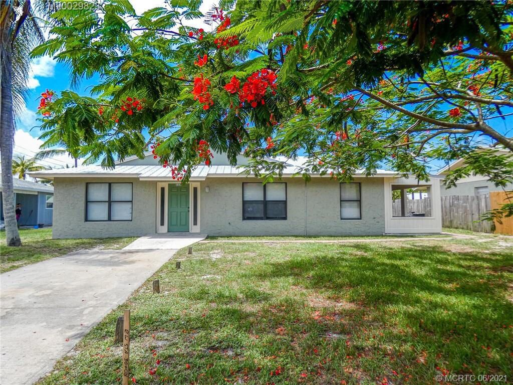 Photo of 3335 SE Garden Street, Stuart, FL 34997 (MLS # R10769466)