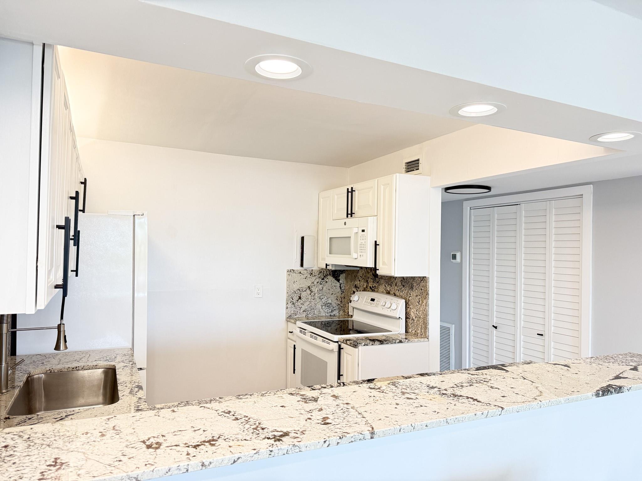 DRAKE TOWER CONDO - Residential